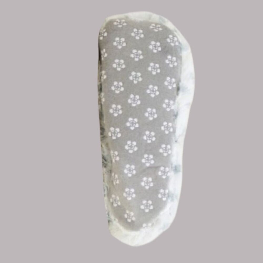 Warmies Microwavable Snowy Slippers Lavender Scented Relaxing Wth/Gray OS 6-10 - Picture 5 of 7